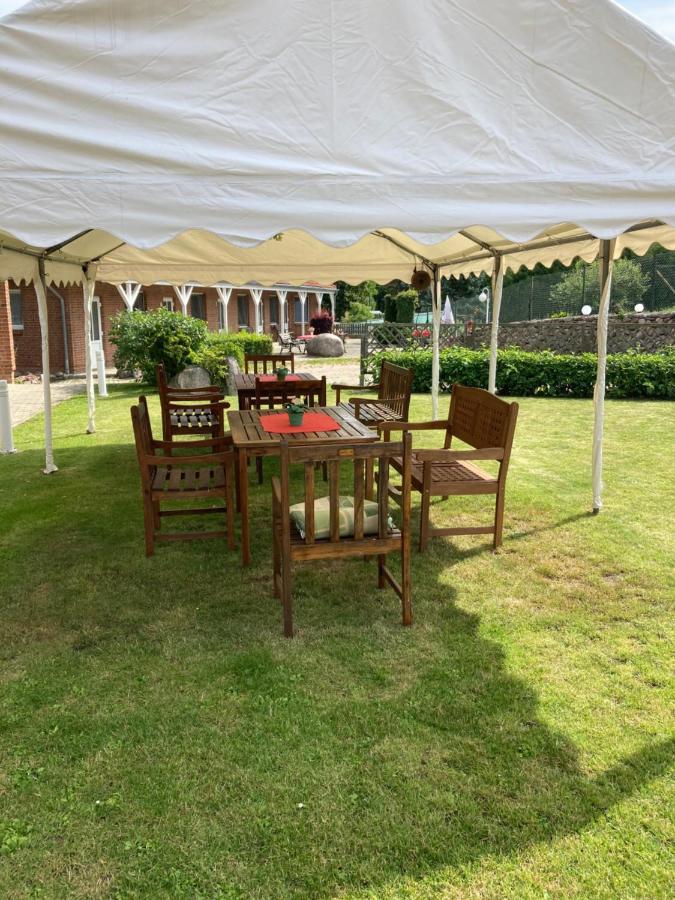 Hotel Am Schlosspark 말린 외부 사진